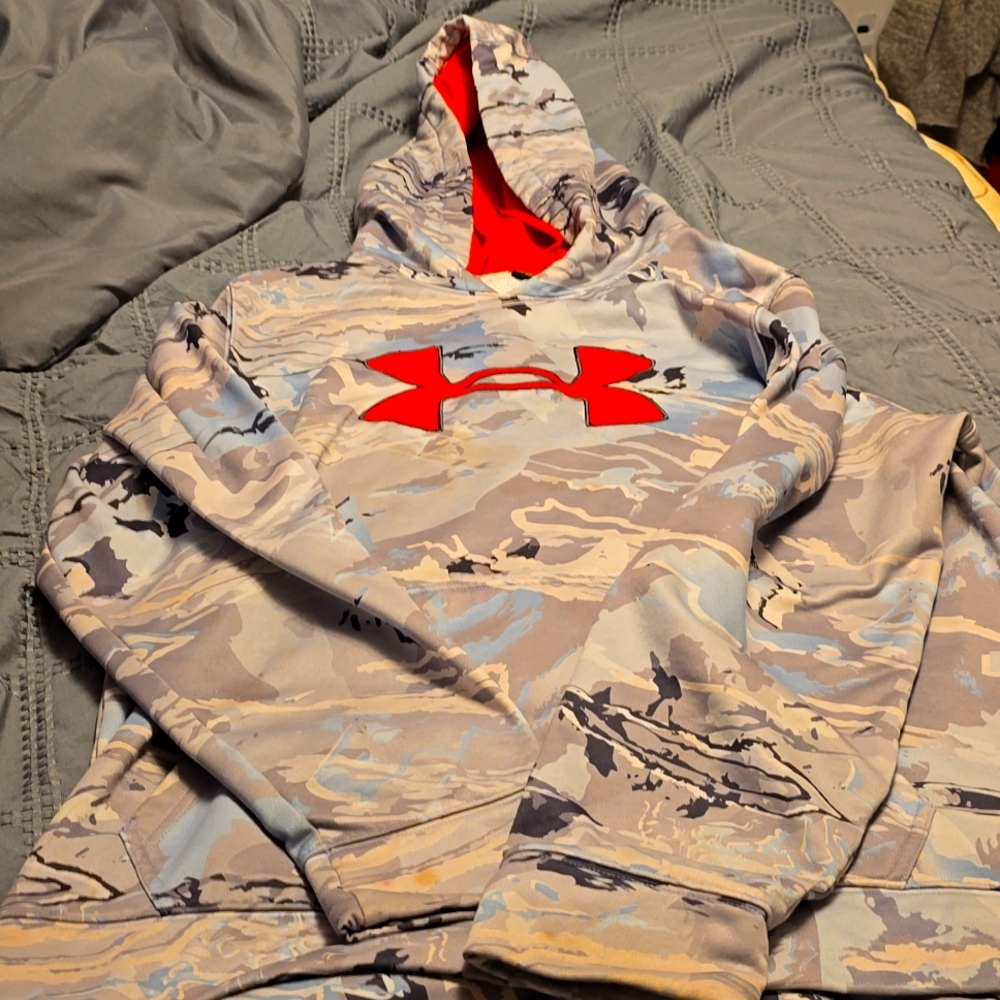 Underarmor size large